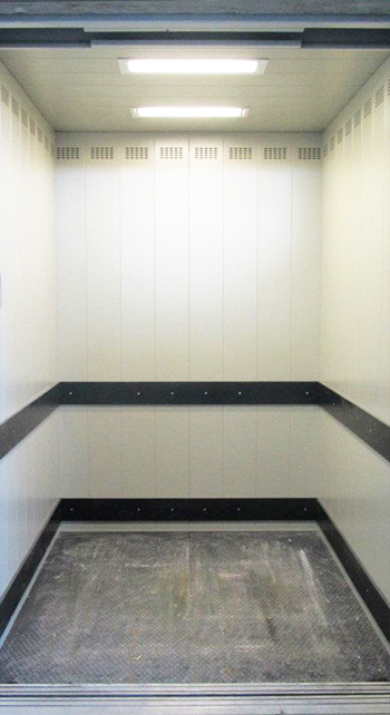 foto dell'interno del montacarichi
